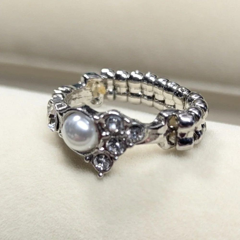 New Faux Pearl Clear Rhinestone Crystal Stretch Band Ring Silver Tone Comfy